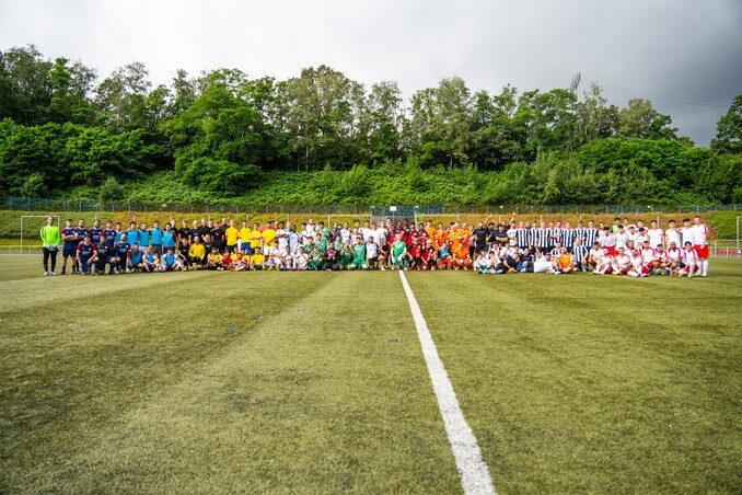 Alle Mannschaften, die am I-CUP 2024 teilgenommen haben im Westsachsenstadion Zwickau