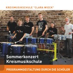 Plakat mit Musikern, Text, Logos und Hinweisen zum Konzert