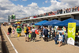 Der Verkehrssicherheitstag auf dem Sachsenring lockt jedes Jahr viele Besucher an.